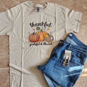 NEW!!  Thankful, Grateful & Blessed Graphic T-Shirt Short sleeve Tee 🎃